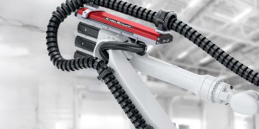 Tsubaki KabelSchlepp 推出工业机器人三维线缆保护系统 Robotrax